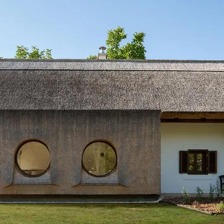 Reed Roof Retreat Lejlighed Fule