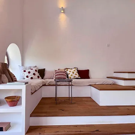 Reed Roof Retreat Apartman